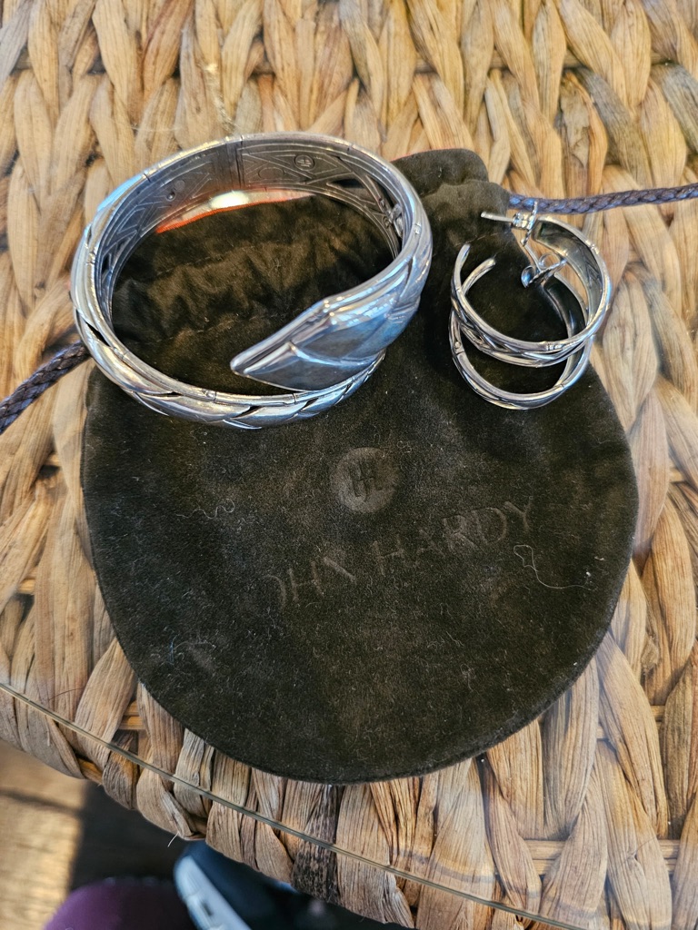 John Hardy Silver Leaf Motif Cuff Bracelet With Matching Hoop Earrings 700$